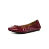 Usa zapatos de cuero ultraligeros y suaves con lazo en tu camino al trabajo. Zapatos planos cómodos para mujer de otoño 2026, punta redonda, poco profundos, suela blanda