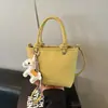 Bolsa de Balde Portátil para Mulheres, Modelo Novo de Nicho 2026, Bolsa Transversal Versátil com Textura, Bolsa Cesta de Moda Retro de Alta Qualidade