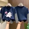 Linda camiseta básica de manga larga para niñas, colección primavera/otoño 2026, camiseta elegante de cuello redondo, algodón puro, aspecto en capas, para niños de talla mediana y grande