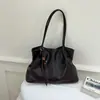 Bolso Retro de Gran Capacidad Transfronterizo para Mujer Otoño Invierno Nuevo Bolso de Hombro de Cuero Suave Bolso Tote Versátil para Estudiantes Clase Viaje