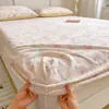 Juego de sábanas de tres piezas, engrosado y estampado, con acabado de terciopelo de leche tridimensional, adecuado para dormitorios de estudiantes, tamaño individual, protector de colchón de 1.5m