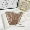El morado baya es muy elegante y realmente ilumina la piel~ Bragas francesas sexys de encaje de tiro bajo con tirantes finos para mujer, transpirables y cómodas.
