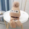 Chapéus de outono e inverno para crianças, chapéus de lã de urso para meninos, chapéus de algodão tricotados quentes para meninas, conjunto de duas peças com cachecol