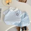 Conjunto de Roupa de Verão para Bebê 2026 Novo Estilo Europeu Roupas Infantis Camisa Polo de Manga Curta de Verão para Meninos Conjunto Elegante de Duas Peças para Crianças