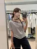 Camiseta Listrada de Manga Curta com Amarração em um Ombro, Estilo Spicy Girl Americano, para Mulheres 2026 Primavera/Verão Slim-Fit Off-Shoulder