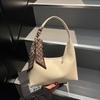 Comércio Exterior Transfronteiriço Estilo Coreano Nova Moda Versátil Bolsa de Mão para Estudante Universitário e Comutador Bolsa de Ombro Bolsa de Braço Novo Modelo 2025