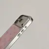 Funda Rosa Suave Estilo Coreano para Phone 17Promax Adecuada para Iphone16Pro y 18Promax con Recubrimiento de Resina