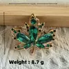 Nova Broche Folha de Bordo Feminino Luxo High-end Retro Botão Pin Corsage Folha Elegante Casaco com Pin Corsage de Diamante