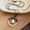 Collar colgante de resina hueca color marrón degradado estilo chino, cadena para suéter estilo vintage, accesorio de lujo ligero de alta gama