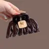 Presilha de cabelo marrom estilo francês para mulheres, moderna e versátil, com toque de luxo, presilha de tubarão, novo modelo 2026, acessório de cabelo tipo garra Maillard