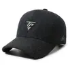 Gorra de béisbol de cuero liso de color sólido transfronteriza sombrero para exteriores para hombres de mediana edad y ancianos con terciopelo grueso resistente al viento cálido sombrero de pico