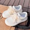Zapatos blancos para mujer, primavera 2024, nuevos zapatos de nicho, deportivos originales, casuales, de moda, con patines que combinan con todo.