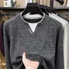 Estilo Old Money, moletom com capuz falso de duas peças com gola entalhada, suéter casual de malha masculina de manga comprida, nova coleção outono 2026