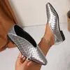 Sapatos Femininos Plus Size de Comércio Exterior 2026 Primavera e Outono Novos Salto Bloco Estilo Europeu e Americano Nicho Temperamento Moda Bico Quadrado Boca em V Sapatos de Salto Único Feminino