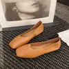 Moda Nova Primavera e Outono 2026 Simples Quadrado Rasos Retro Versátil Plano Slip-On Mocassins