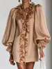 Vestido Curto 2026 Cor Champagne Gaze Brilhante Babado Manga Bufante Decote Profundo V Atmosfera de Luxo Leve Vestido para Encontro