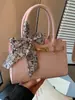 Shuai Mijia 2026 Verão Nova Bolsa de Mão de Luxo Elegante Bolsa Quadrada Pequena Feminina Casual para o Dia a Dia Bolsa de Ombro Transversal