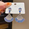 Pendientes Geométricos en Forma de Abanico con Circonita Estilo Palacio Aguja de Plata Retro Lujo Ligero Temperamento Exquisito Nicho Moda de Gama Alta