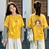 Camiseta de manga comprida com desenho para meninas, conjunto de duas peças de outono, novo estilo 2026, para crianças de tamanho médio e grande, camada base de algodão puro