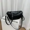 Bolsa feminina retrô e moderna, novo design de nicho outono e inverno, bolsa de ombro para o dia a dia, bolsa crossbody de moda de alta qualidade estilo bolinho