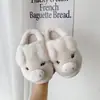 Pantufas de Algodão Fofas de Desenho Animado de Porquinho para Mulheres 2026 Outono Inverno Novo Estilo Uso Externo Solado Grosso Casa Antiderrapante Quente Pantufas de Pelúcia