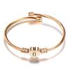 Pulsera de Acero Inoxidable de 26 Letras Personalidad Simple Pulsera de Corazón de Acero de Titanio Abierta Versátil para Mujer Pulsera de Corazón