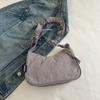 Bolso texturizado de diseño exclusivo para mujer 2025 Nuevo bolso de hombro de alta gama retro simple para el trabajo bolso de axila de media luna
