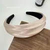 Novas Tiara de Cetim Concava e Convexa Simples e Estilosa para Mulheres, Fashion, Leve e Luxuosa, Versáteis Tiaras de Aba Larga e Acessórios de Cabelo