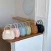 Estilo Coreano Verão 2022 Nova Bolsa Quadrada Pequena Bolsa de Mão Versátil Bolsa Feminina Design de Nicho Bolsa Transversal Personalizada de Alta Qualidade