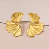 Brincos de folha de ginkgo geométricos transfronteiriços europeus e americanos, tendência da moda, luxo leve, versátil, com temperamento, limitados, personalizados, brincos brincos brincos