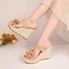 Sandalias de Plataforma Gruesa Florales de Verano 2026 para Mujer, Estilo Europeo y Americano, Chanclas Casuales para Exteriores con Tacón de Cuña