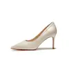 Zapatos de salón de satén de alta gama 9169D para novia con punta fina y suela roja, adecuados para banquetes, el trabajo y versátiles para el uso diario