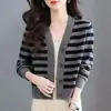 Suéter cárdigan de punto de estilo casual para mujer, nuevo abrigo superior de manga larga para primavera y otoño, a rayas, cuello en V corto con rayas de arcoíris
