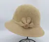 Chapéu de Lã Tricotado Outono e Inverno Chapéu Balde Feminino Decoração de Flores Chapéu de Pescador Quente Chapéu Elegante Versátil Retro Afina o Rosto