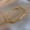 Pulsera Abierta de Bambú Moda y Sencilla, Anillo Liso Dorado, Sensación de Alta Gama, Pulsera que No se Desvanece, Versátil y Ajustable, Venta al por Mayor