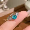 O Popular Anel de Água-Marinha Lapidação Rosa da Xiaohongshu é Fashion, Leve, Luxuoso e de Alto Padrão, Anel de Diamante Rosa com Renda Palaciana
