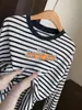 Estilo casual, playera base a rayas con hombros caídos, top tipo camiseta holgado y estilizado de manga larga para mujer, nuevo modelo otoño e invierno H081708