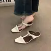 Sandalias de Tacón Alto con Punta Fina Estilo Bosque Retro Nicho con Tira en el Dedo del Pie para Mujer, Verano 2026, Adecuadas para Faldas, Estilo Vacacional