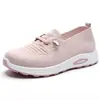 Sapatos de malha fly-knit transfronteiriços plus size femininos com cadarços elásticos, sapatos casuais leves com solas macias, respiráveis para o trajeto diário