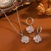 Set de Collar y Aretes de Trébol de Cuatro Hojas Chapado en Oro de 18 Quilates de Lujo Ligero para Mujer Cadena de Acero Inoxidable 304 Juego de Cierres para Aretes