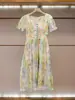 Ropa de Mujer de Gama Alta de Shenzhen Verano Nuevo Estilo Pintura al Óleo Francesa Floral Mangas Abullonadas Vestido Ceñido a la Cintura para Mujer