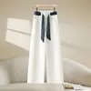 Bufanda de seda con diseño único, pantalones de pierna ancha de tela suave, pantalones vaqueros rectos versátiles para otoño 2026 para ir al trabajo