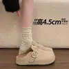 Novas sandálias fechadas com sola grossa para mulheres, adequadas para uso ao ar livre no outono, estilo retrô, modelo 2026