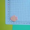 Accesorios Acrílicos de Peces Coloridos Brillantes Pegamento de Crema para Manualidades Pasador de Pelo Parche para Nevera Accesorios para el Cabello Colgante para Funda de Teléfono Móvil Lote