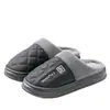 Pantuflas de algodón con forro polar para hombre para uso exterior en otoño e invierno 2026 nuevo modelo para el hogar interior con suela gruesa antideslizantes impermeables cálidas