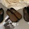 Design de Nicho Interno que Aumenta a Altura Meia-Pantufas Bico Dividido para Mulheres, Sapatos Slip-On de Salto Meio Bloco para Primavera, Mocassins, Sapatos Casuais Femininos
