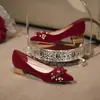 Zapatos de boda burdeos con diseño floral para mujer, tacón bajo de 3 cm, zapatos de novia estilo chino Xiuhe, cómodos para los pies