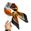 Bufanda de seda cuadrada de 70 pulgadas, estilo coreano de alta gama, moderna, combinable, profesional, de seda, pequeña, con estampado retro para mujer.