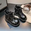 Botas de Cuero Estilo Británico para Niñas Otoño/Invierno 2026 Nuevas Botas Cortas Cálidas de Suela Suave con Felpa Moda de Corte Bajo Botas Individuales Botas Martin