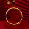 Pulseira de Empurrar-Puxar de Superfície Lisa Redonda 5N para Mulheres, Latão Dourado de Areia Vietnamita Banhado a Ouro Moda Joia Simples, Atacado Fonte para Transmissão ao Vivo